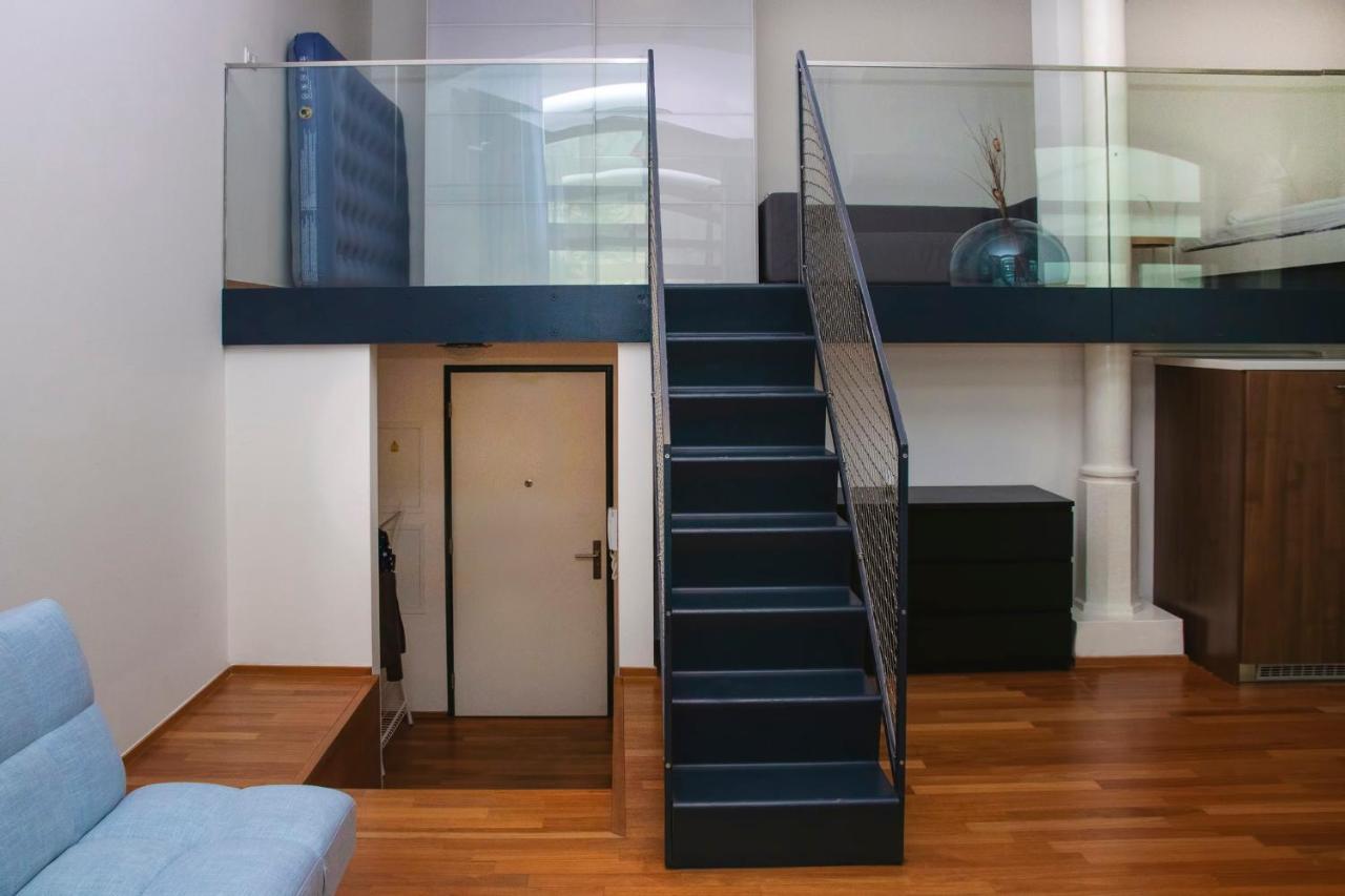 Modern Apartment With Terrace And Air Conditioning Prága Kültér fotó