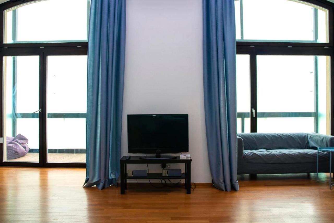 Modern Apartment With Terrace And Air Conditioning Prága Kültér fotó