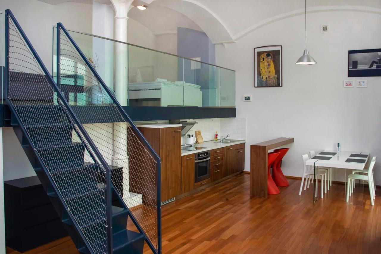 Modern Apartment With Terrace And Air Conditioning Prága Kültér fotó
